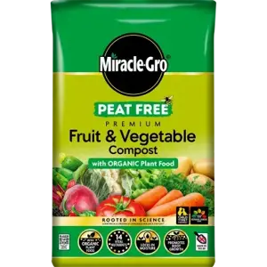 Miracle-Gro Organic Fruit & Veg Compost Peat Free 40L